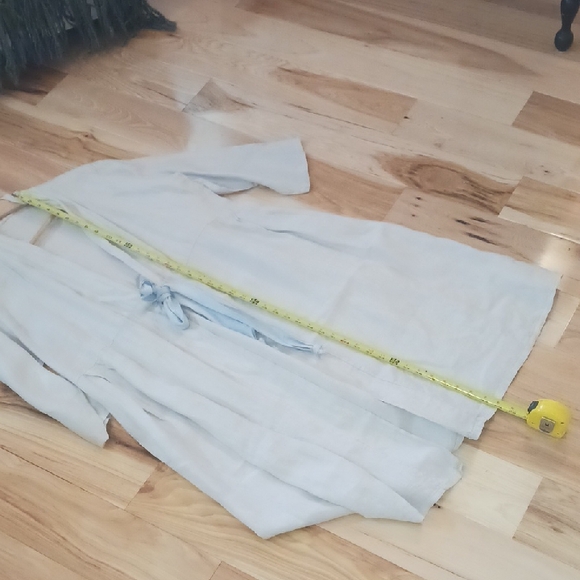 Elegant Cream Kimono with Tie - Picture 7 of 10